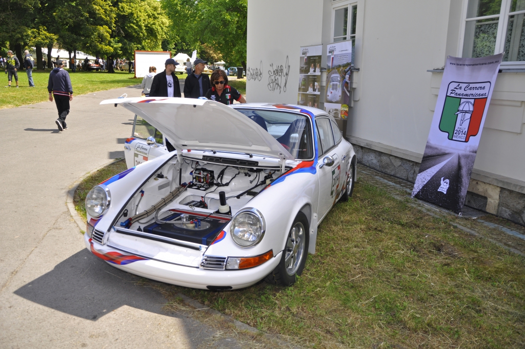 První závodní vůz pro Carreru Panamericanu slavnostně pokřtěn na festivalu Legendy