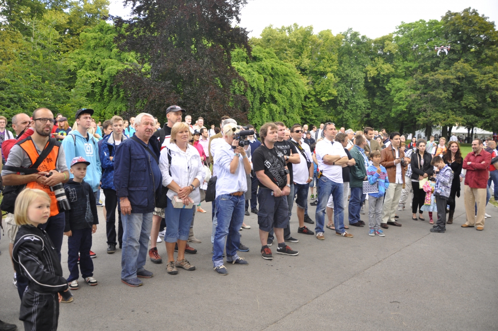 První závodní vůz pro Carreru Panamericanu slavnostně pokřtěn na festivalu Legendy