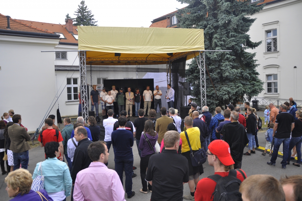 První závodní vůz pro Carreru Panamericanu slavnostně pokřtěn na festivalu Legendy