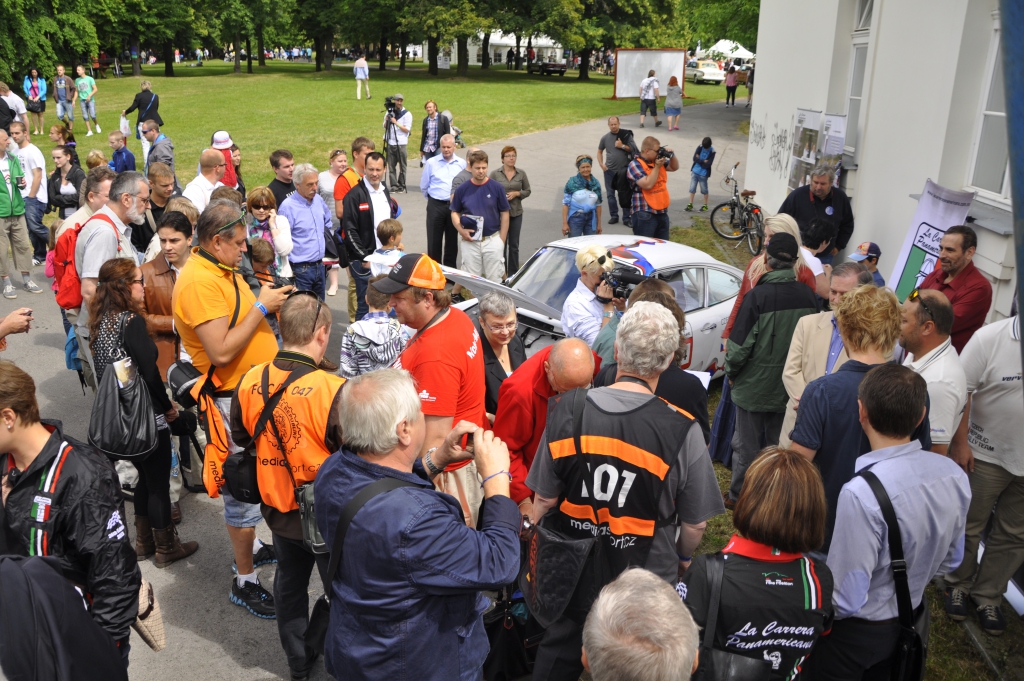 První závodní vůz pro Carreru Panamericanu slavnostně pokřtěn na festivalu Legendy