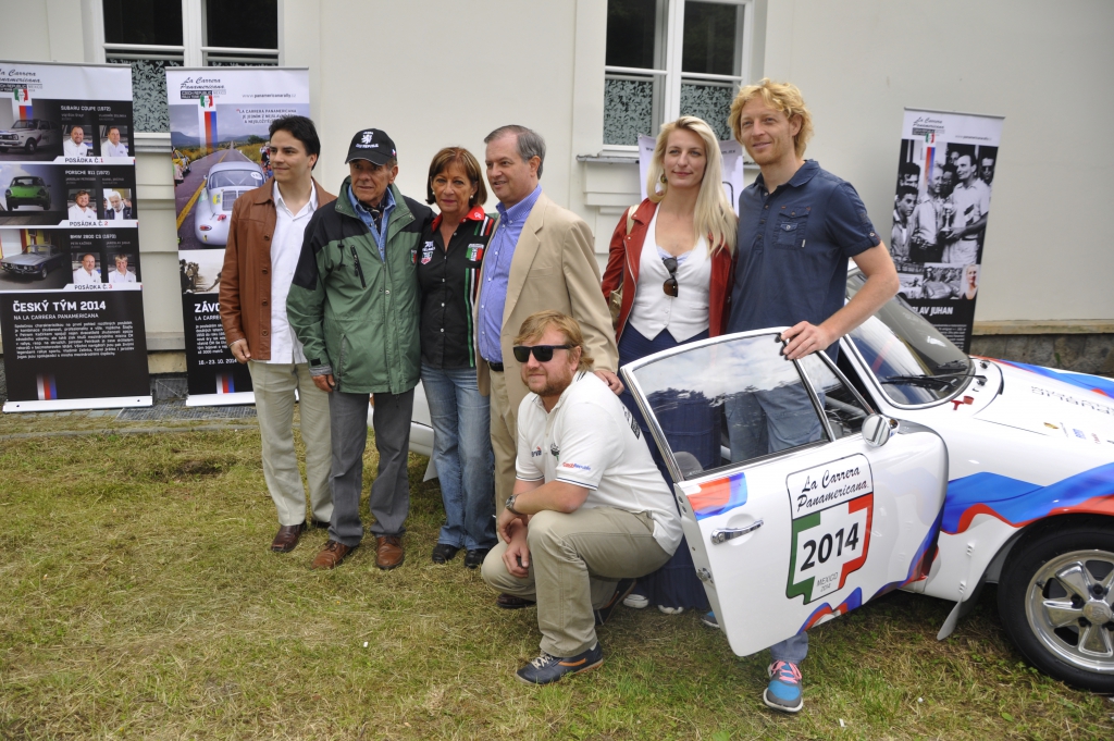 První závodní vůz pro Carreru Panamericanu slavnostně pokřtěn na festivalu Legendy