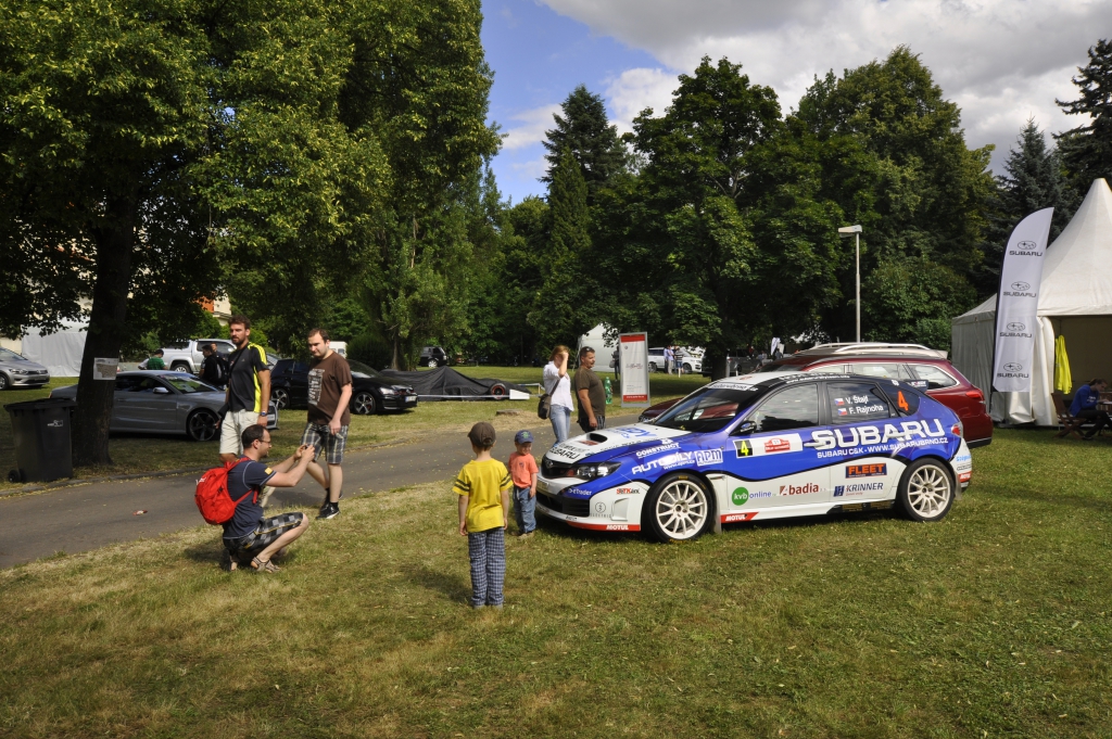 První závodní vůz pro Carreru Panamericanu slavnostně pokřtěn na festivalu Legendy