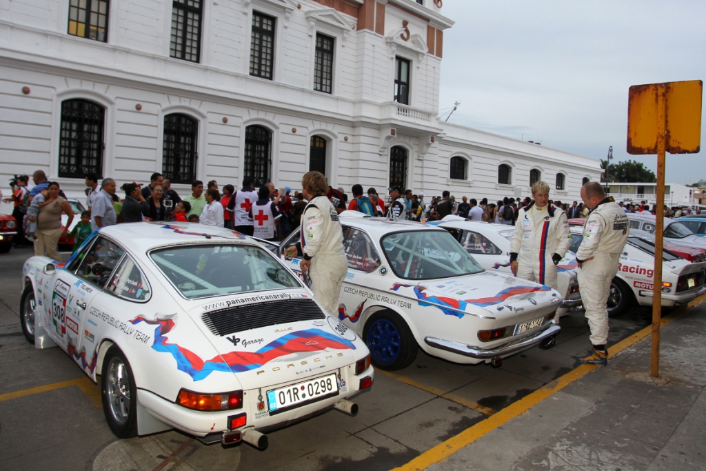 Slavnostní start na nábřeží ve Veracruz zahájil soutěžní část Carrery Panamericany 2014